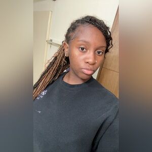 Meet your Posher, Olivia